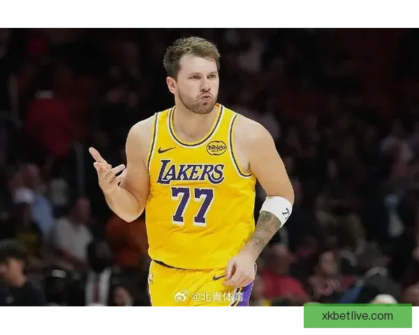 东契奇九连胜缔造新纪录 单场数据比肩张伯伦乔科詹未曾实现 东契奇九连胜缔造新纪录 单场数据比肩张伯伦乔科詹未曾实现